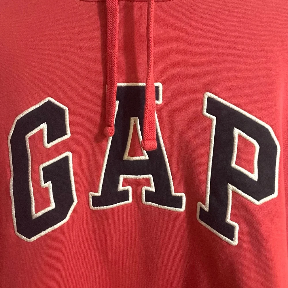 Gap Arch Logo Red Hoodie Sweatshirt Women’s Size Small - Picture 2 of 4